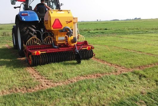 Praktijkproeven doorzaaien van blijvend grasland_zuivelnl